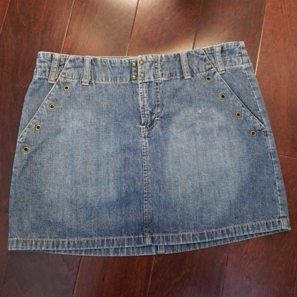 Tommy  Hilfiiger  Jean skirt Sz 7